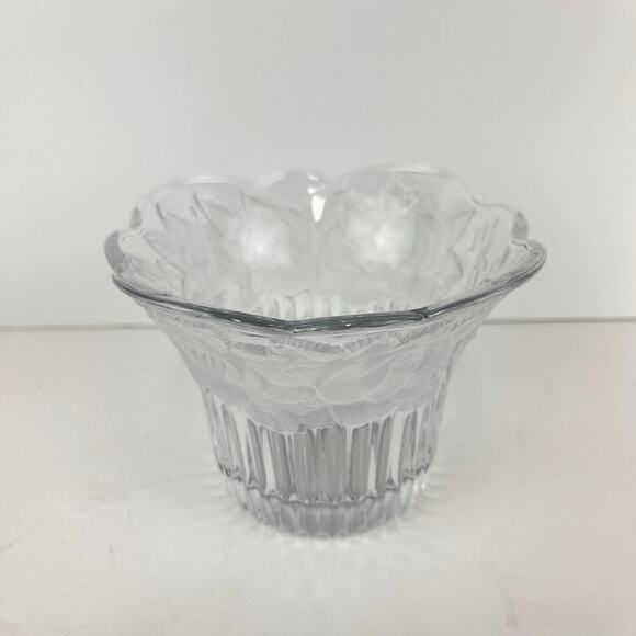 Studio Nova Winter Rose Potpourri Frosted Glass Bowl - Picture 1 of 7